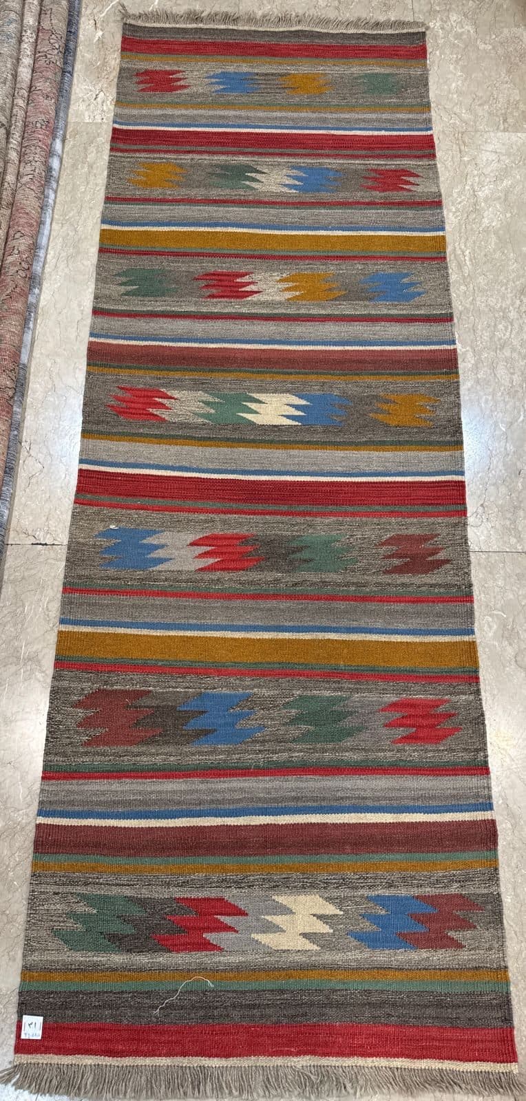 تصویر فرش گلیم دستبافت مدرن 1035 — هریس‌های رنگی روی زمینه خاکستری — نمای 1