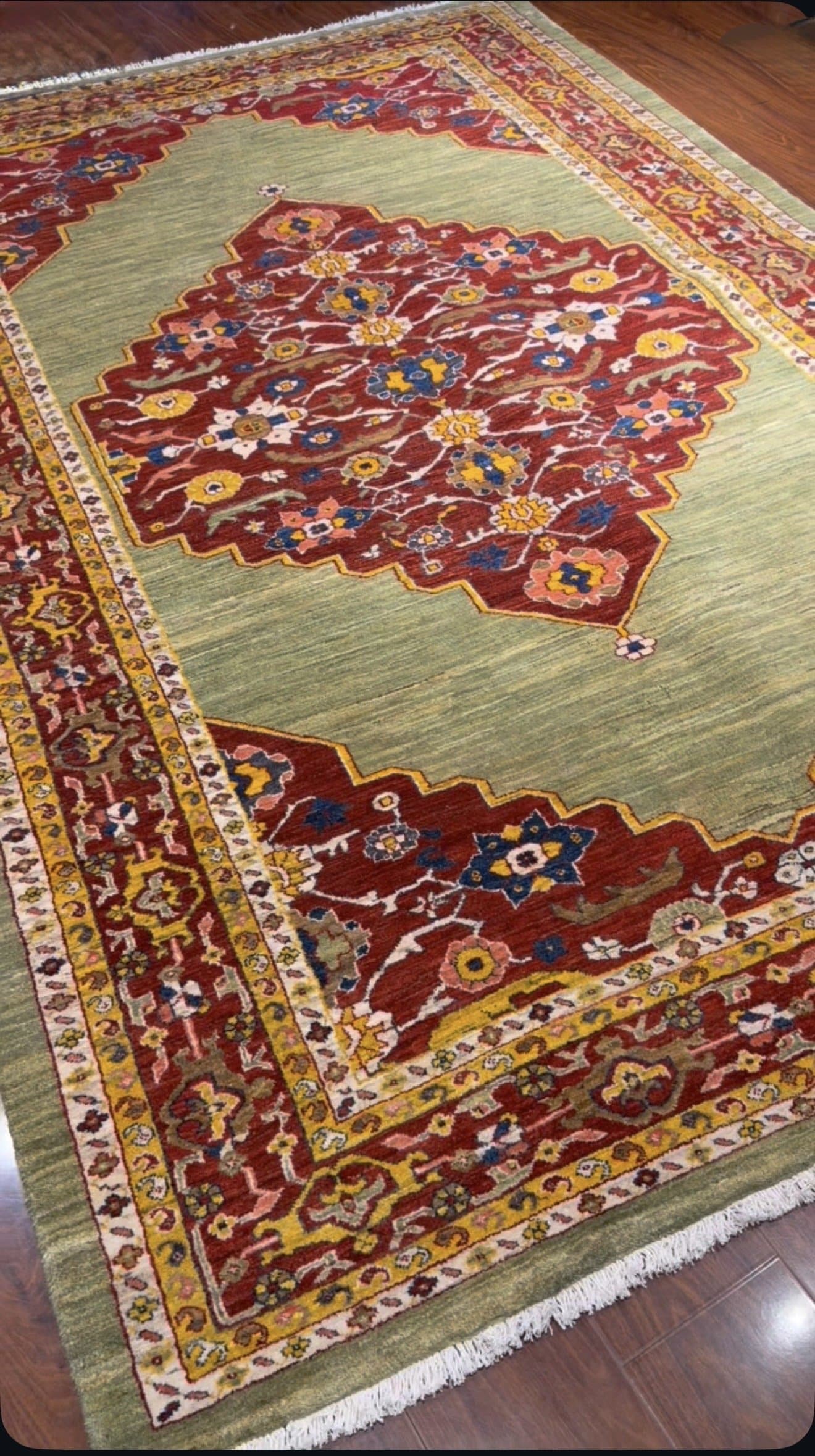 تصویر فرش دستبافت قشقایی 40 رج زمینه سبز حاشیه قرمز — نمای 1